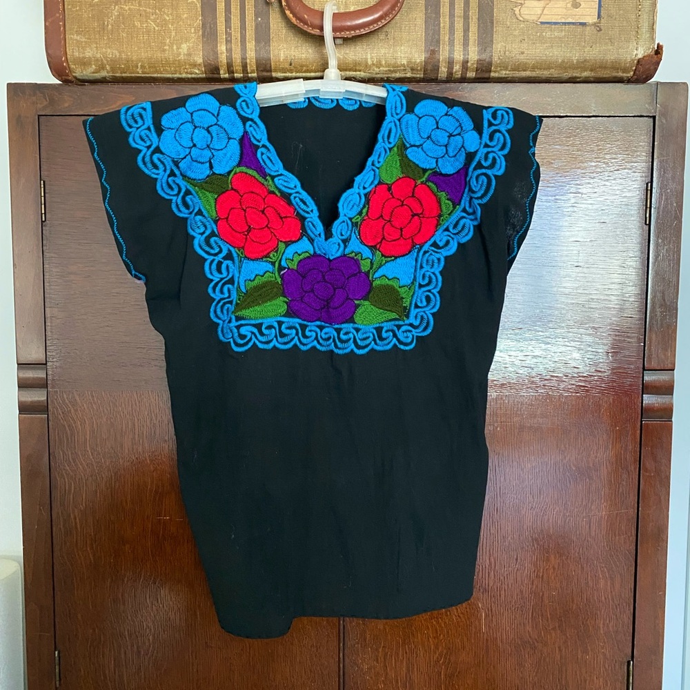 Hand made Embroidered Mexican blouse size small